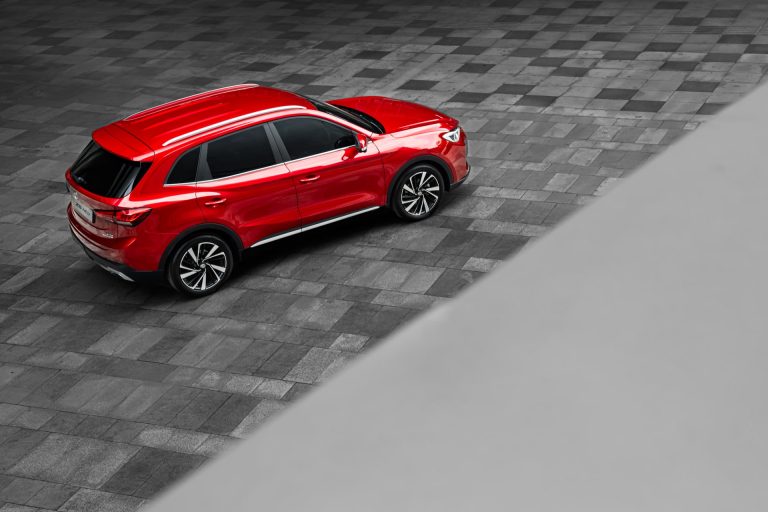 Mejores PHEV por debajo de 35.000 euros: el segmento donde el enchufable se democratiza Mejores PHEV por debajo de 35.000 euros: el segmento donde el enchufable se democratiza