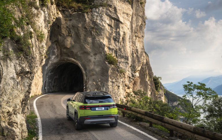 Jeep Compass 4xe vs Alfa Romeo Tonale PHEV: dos SUV-C enchufables sobre plataforma Stellantis Jeep Compass 4xe vs Alfa Romeo Tonale PHEV: dos SUV-C enchufables sobre plataforma Stellantis