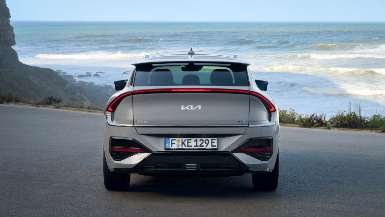 KIA EV6 vs Hyundai IONIQ 5: dos SUV-C eléctricos sobre plataforma E-GMP enfrentados en curva de carga y eficiencia KIA EV6 vs Hyundai IONIQ 5: dos SUV-C eléctricos sobre plataforma E-GMP enfrentados en curva de carga y eficie