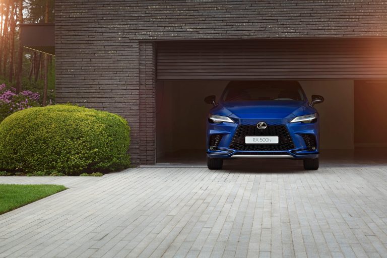 Lexus RX 500h vs Volvo XC90 Recharge: dos SUV-D premium enchufables enfrentados en potencia y refinamiento Lexus RX 500h vs Volvo XC90 Recharge: dos SUV-D premium enchufables enfrentados en potencia y refinamiento