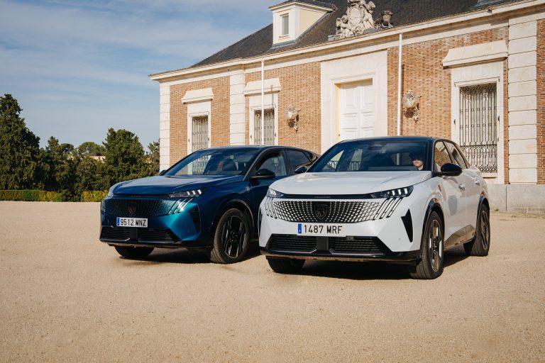 Peugeot 3008 Hybrid 195 vs Opel Grandland Hybrid: dos SUV-C PHEV del grupo Stellantis comparados