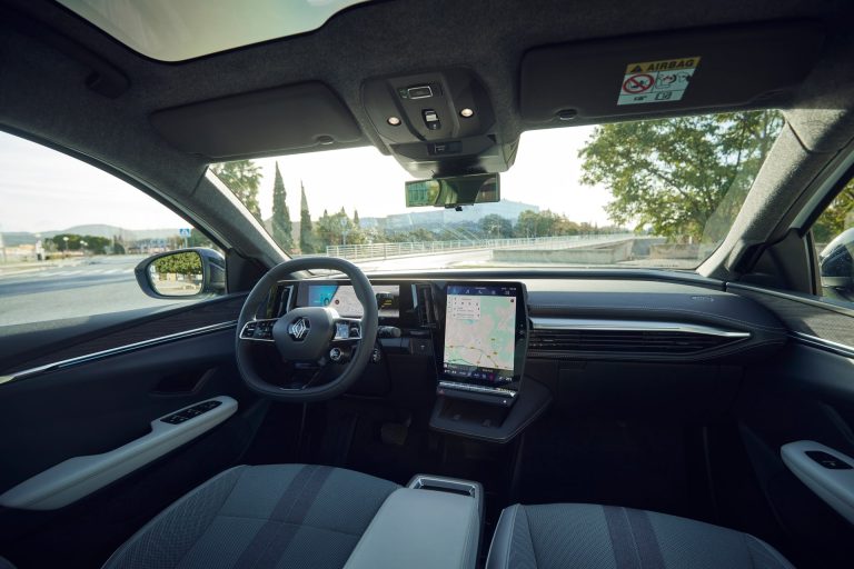 Cómo elegir un SUV eléctrico según el patrón de recarga: garaje propio, calle o ruta Cómo elegir un SUV eléctrico según el patrón de recarga: garaje propio, calle o ruta