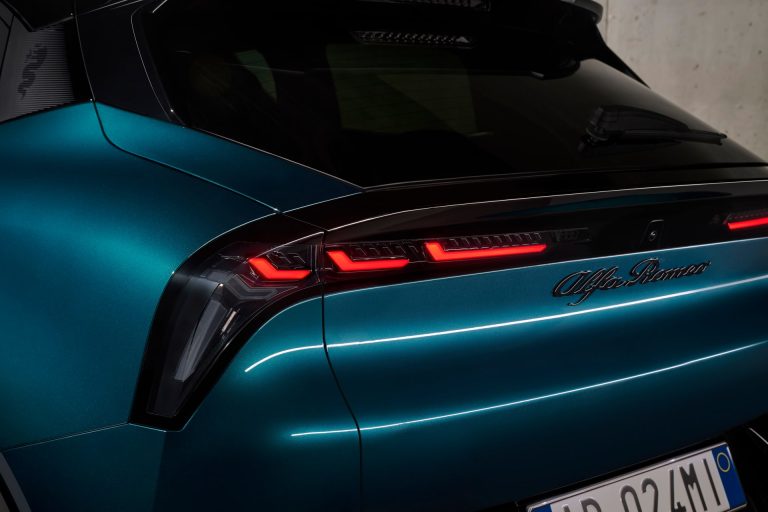 Alfa Romeo Junior (versión electrificada) a examen: cómo aterriza la electrificación italiana en el segmento compacto Alfa Romeo Junior (versión electrificada) a examen: cómo aterriza la electrificación italiana en el segmento c