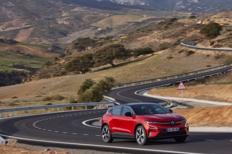 Cómo funciona la gestión térmica de la batería en un compacto eléctrico y por qué define la autonomía invernal Cómo funciona la gestión térmica de la batería en un compacto eléctrico y por qué define la autonomía invernal