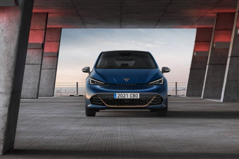 Guía de compra: qué compacto eléctrico elegir en 2026 según arquitectura de 400V o 800V y hábitos de recarga D