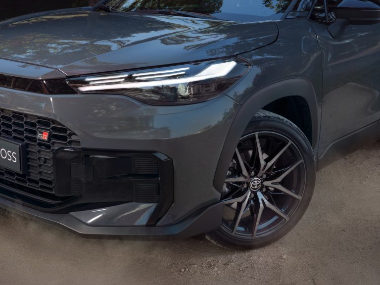 Toyota Corolla (electrificado) vs Honda Civic: dos filosofías japonesas del compacto híbrido enfrentadas en ef