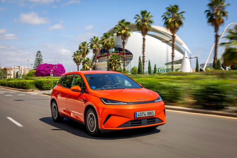 Guía de compra: qué compacto eléctrico elegir en 2026 según ciclo de vida de la batería y química (NMC vs LFP) Guía de compra: qué compacto eléctrico elegir en 2026 según ciclo de vida de la batería y química (NMC vs LFP)
